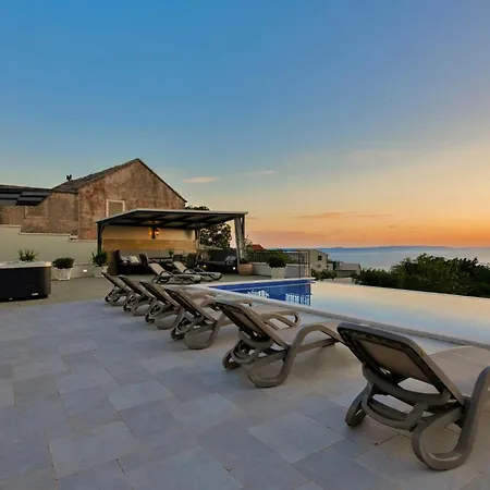펜션 4 Bedroom Stunning In
